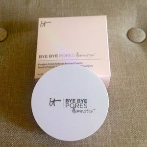 COPY - It cosmetics Bye Bye Pores illumination powder.